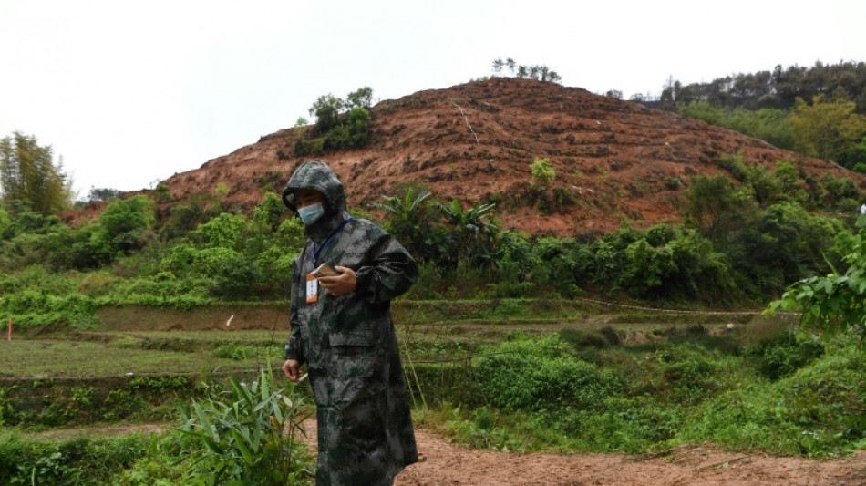 Recuperan segunda caja negra de accidente a&eacute;reo en China