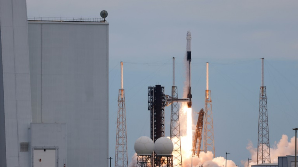 Deux Am&eacute;ricains, un Canadien et un Russe rejoignent la Station spatiale internationale