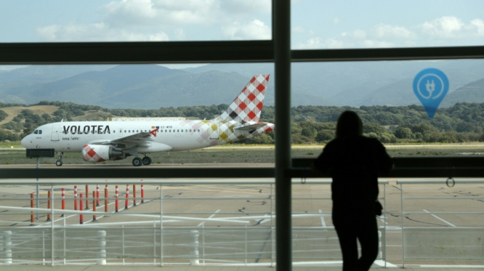 Un hombre murió al ser absorbido por el motor de un avión en el norte de Italia