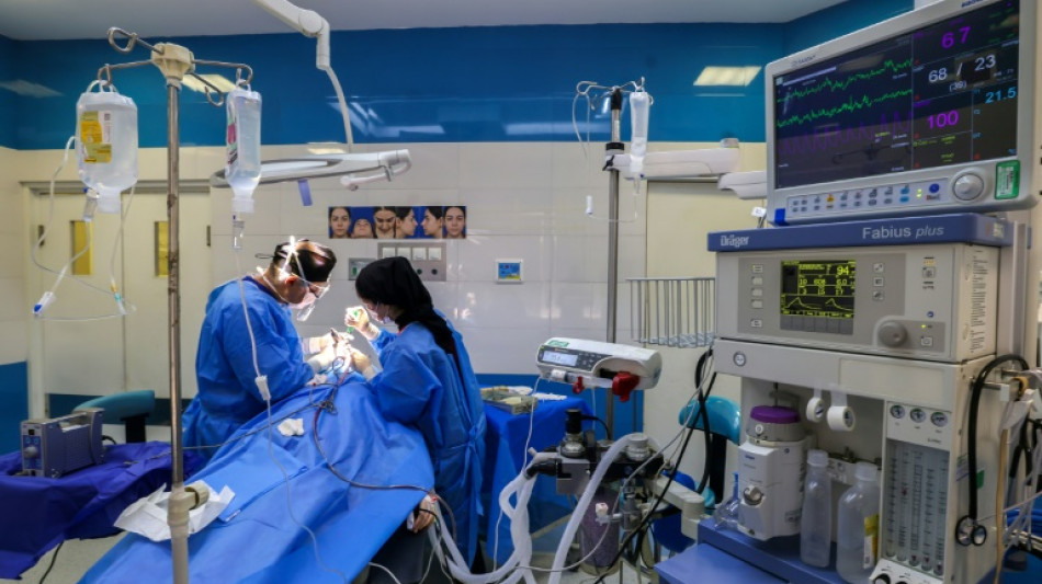 La cirugía estética vive un boom entre las mujeres iraníes en busca de oportunidades