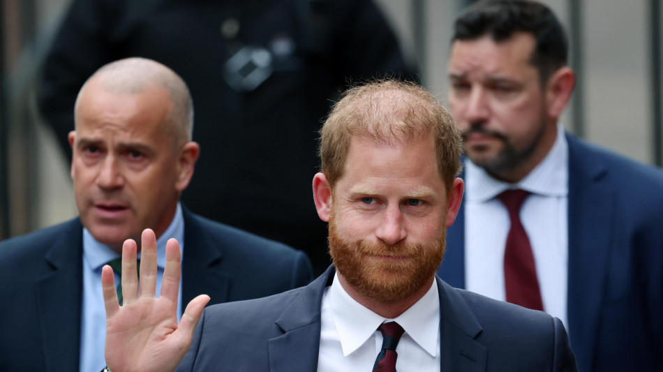 Harry a Bbc, 'voglio riconciliarmi con la famiglia reale'