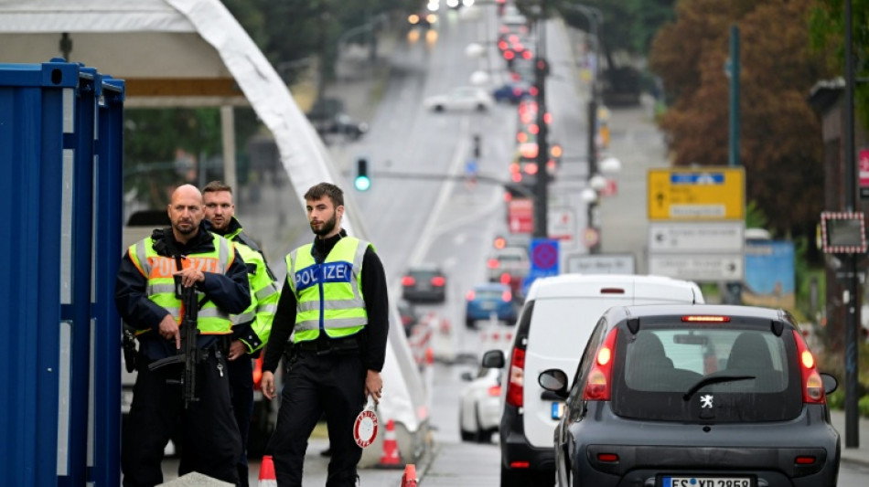 Dobrindt verteidigt Zur&uuml;ckweisungen von Asylsuchenden an deutschen Grenzen