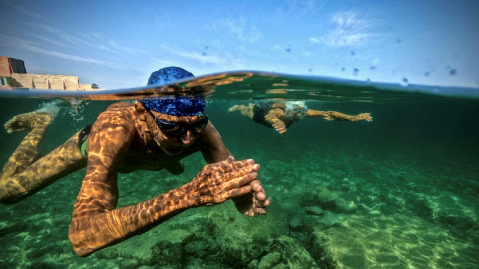 En Cuba, los adultos mayores desafían la vejez a nado
