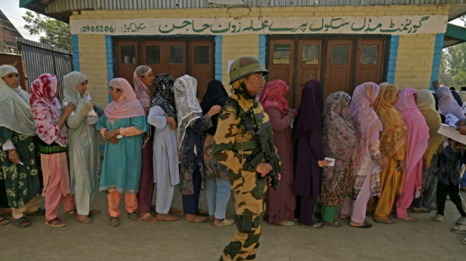 Disputada regi&oacute;n de Cachemira vota en tercera y &uacute;ltima jornada de elecciones locales