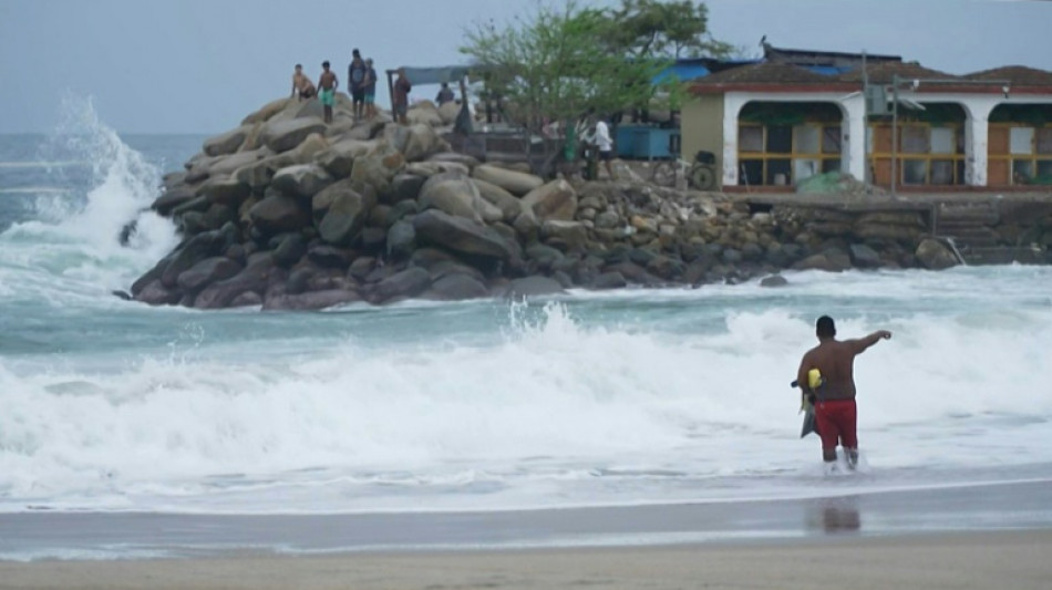 Mexique: l'ouragan Erick "extrêmement dangereux" se renforce en catégorie 4