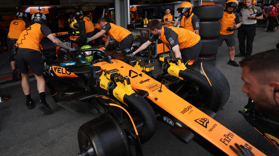 Azerbaijan, Piastri a muro ma Norris ne approfitta a met&agrave;