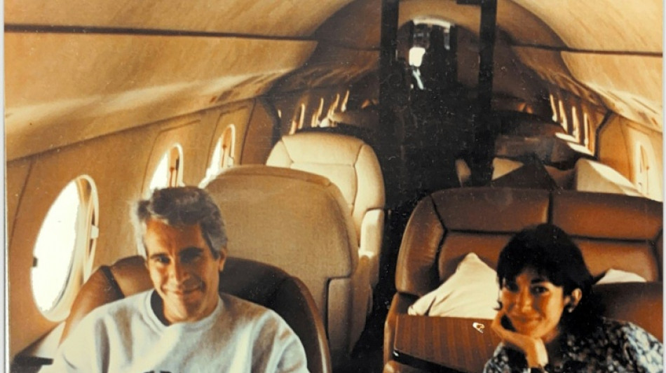 Ghislaine Maxwell, c&uacute;mplice de Epstein, dep&otilde;e a portas fechadas em comiss&atilde;o do Congresso dos EUA