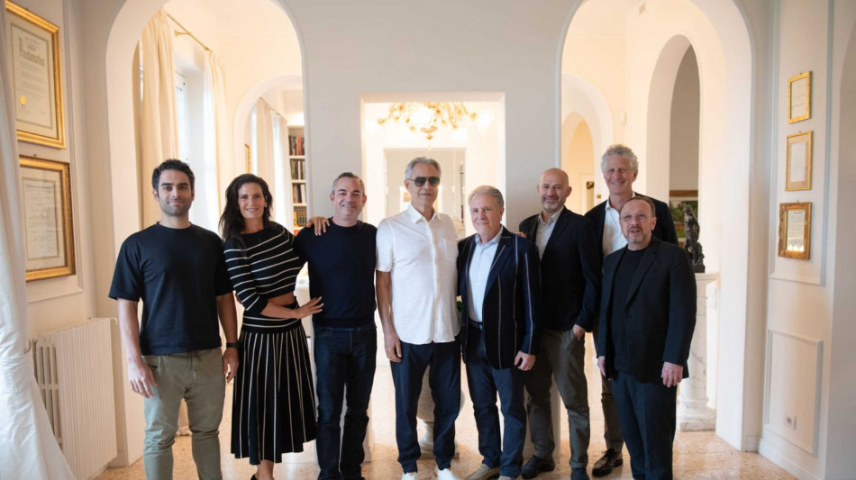 Bocelli con AEG per il pi&ugrave; rilevante accordo live per l'Italia