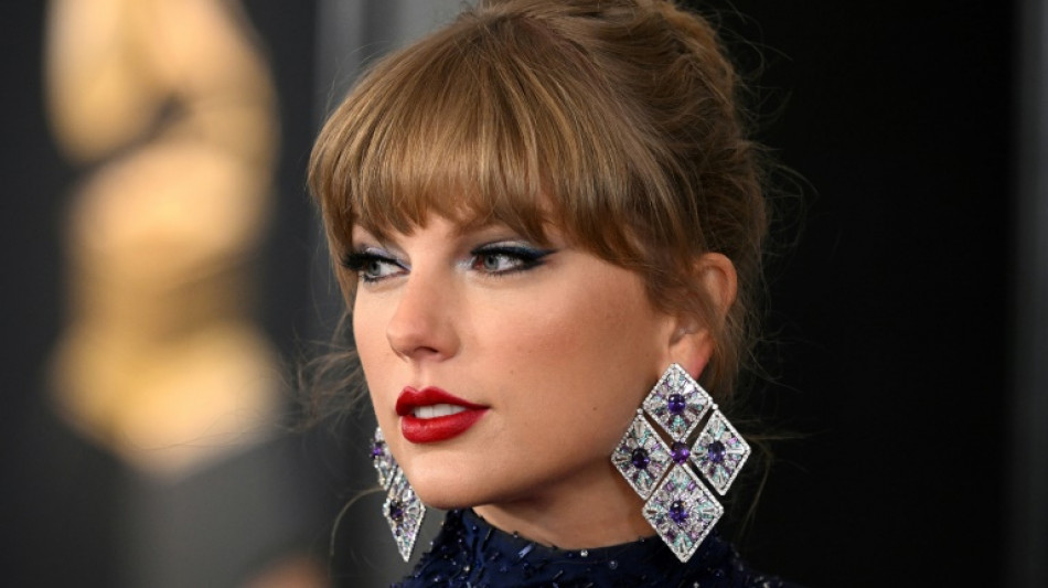 Taylor Swift buys back rights to her old music