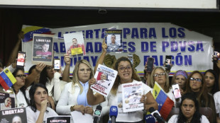 Familiares de trabajadores petroleros detenidos piden su liberaci&oacute;n en Venezuela