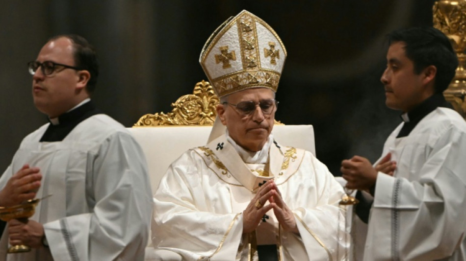 Pope marks first Easter under cloud of Mideast war