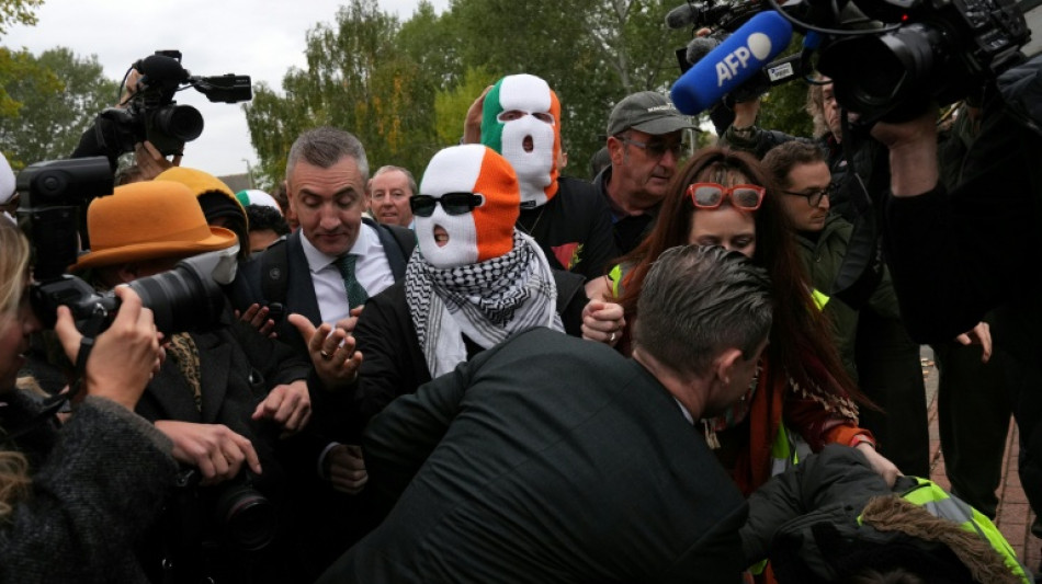 Poursuites abandonn&eacute;es contre Mo Chara, le rappeur du trio Kneecap