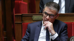 Novo governo da Fran&ccedil;a rejeita sua primeira mo&ccedil;&atilde;o de censura