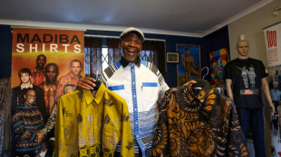 Camisas de Mandela seguem na moda na pol&iacute;tica sul-africana