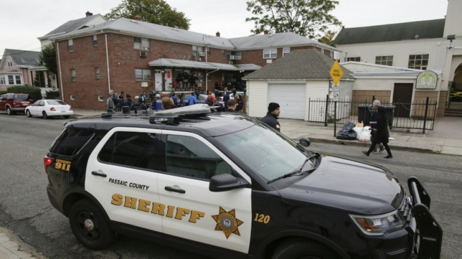 Detienen en EEUU a una pareja que obligó a una joven a vivir en una jaula para perros