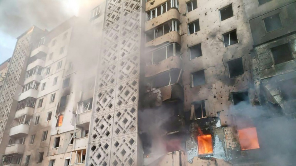 Ataques russos matam 19 na Ucrânia; Zelensky tenta reativar processo de paz