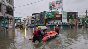 Jap&oacute;n cancela 100 vuelos ante el paso de dos tormentas tropicales
