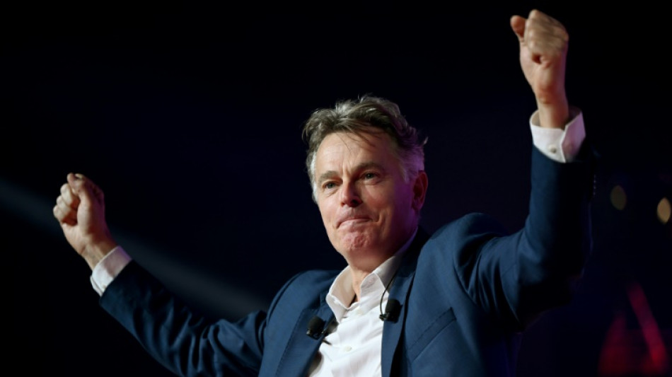 Pr&eacute;sidentielle: le communiste Roussel pour "la France de la feuille de paie", tacles &agrave; l'extr&ecirc;me droite