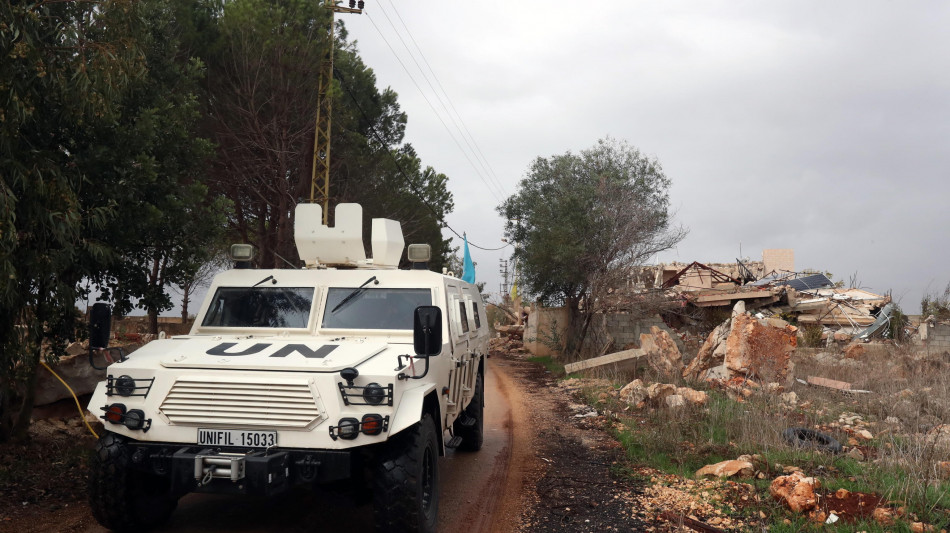 Media Libano, 'colpita postazione Unifil, caschi blu ghanesi feriti'