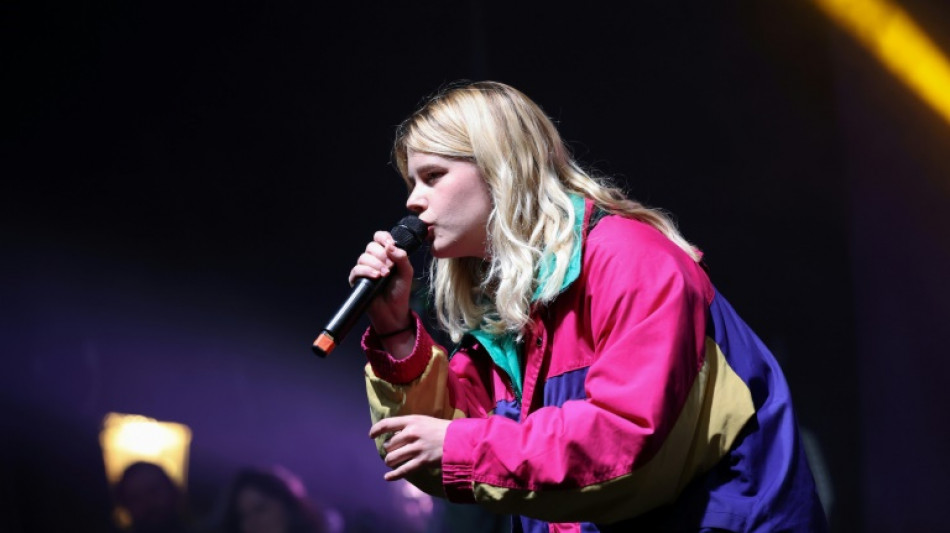 Pr&egrave;s de 600 artistes interpellent Vincent Bollor&eacute; apr&egrave;s "l'&eacute;viction" de Zaho de Sagazan