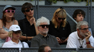 Almod&oacute;var presenta su corto gay y w&eacute;stern en Cannes