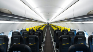 Companhia a&eacute;rea espanhola &eacute; acusada de 'discrimina&ccedil;&atilde;o' ap&oacute;s desembarcar adolescentes judeus franceses