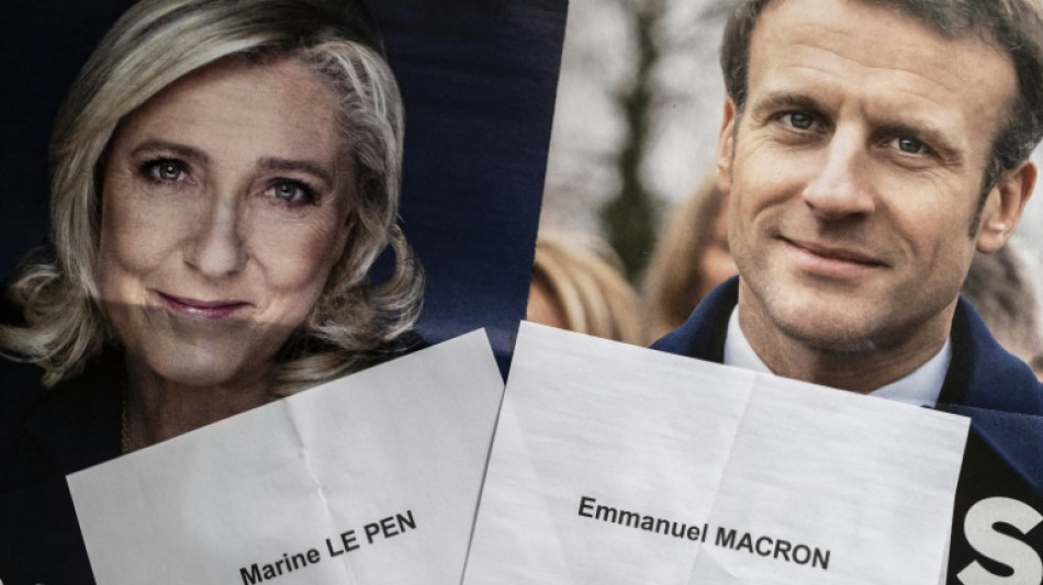 Pr&eacute;sidentielle: Macron et Le Pen &agrave; couteaux tir&eacute;s dans leur d&eacute;bat
