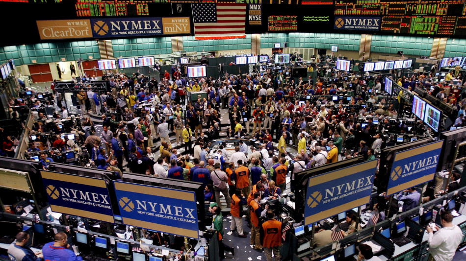 Il petrolio in calo a New York a 61,65 dollari