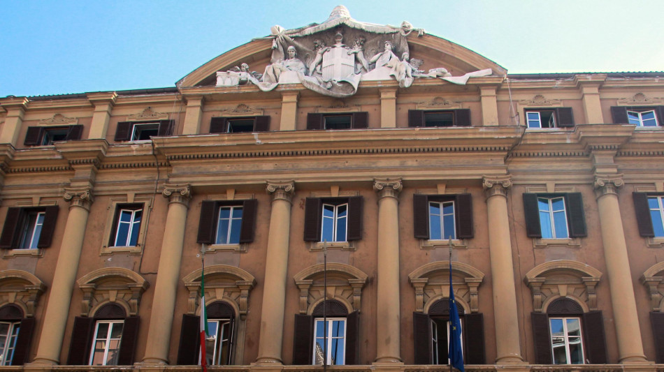 Lo spread tra Btp e Bund tedeschi chiude in rialzo a 112,1 punti