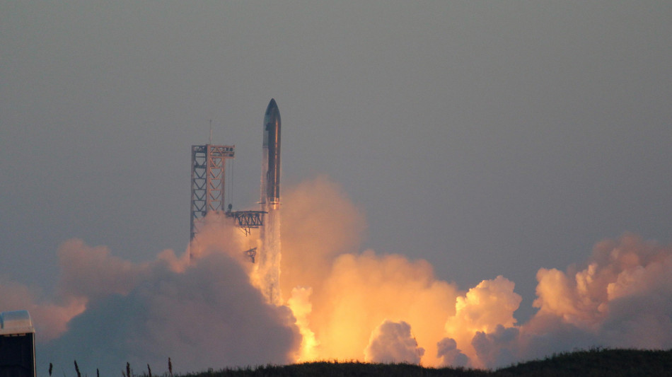 'SpaceX valutata 800 miliardi, sarebbe la prima societ&agrave; privata al mondo'