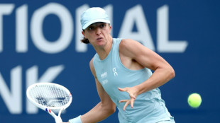 Swiatek races past Shnaider into Toronto semi-finals