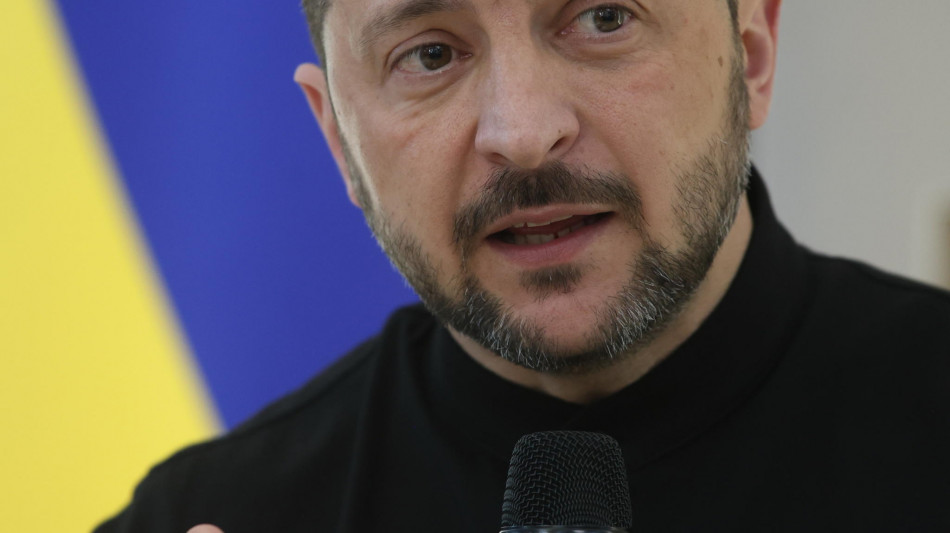 Zelensky, contatti con Mosca per scambio mille prigionieri