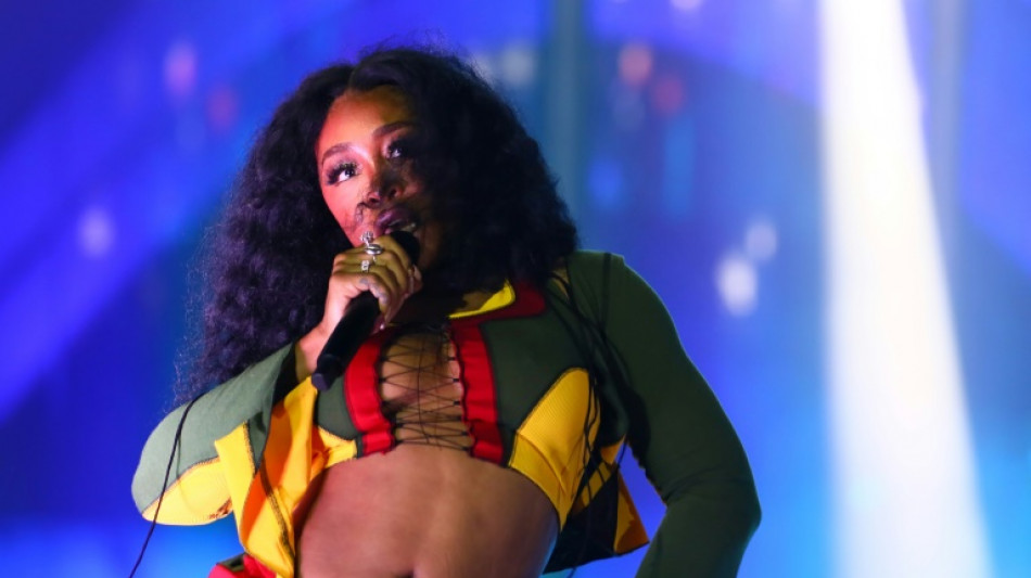 SZA lidera com nove indica&ccedil;&otilde;es corrida ao Grammy, dominada por mulheres