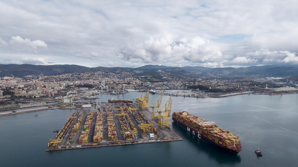 A Trieste una nave record per dimensioni, oltre mille addetti coinvolti