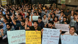 Crece la indignaci&oacute;n en India por la violaci&oacute;n y el asesinato de una doctora