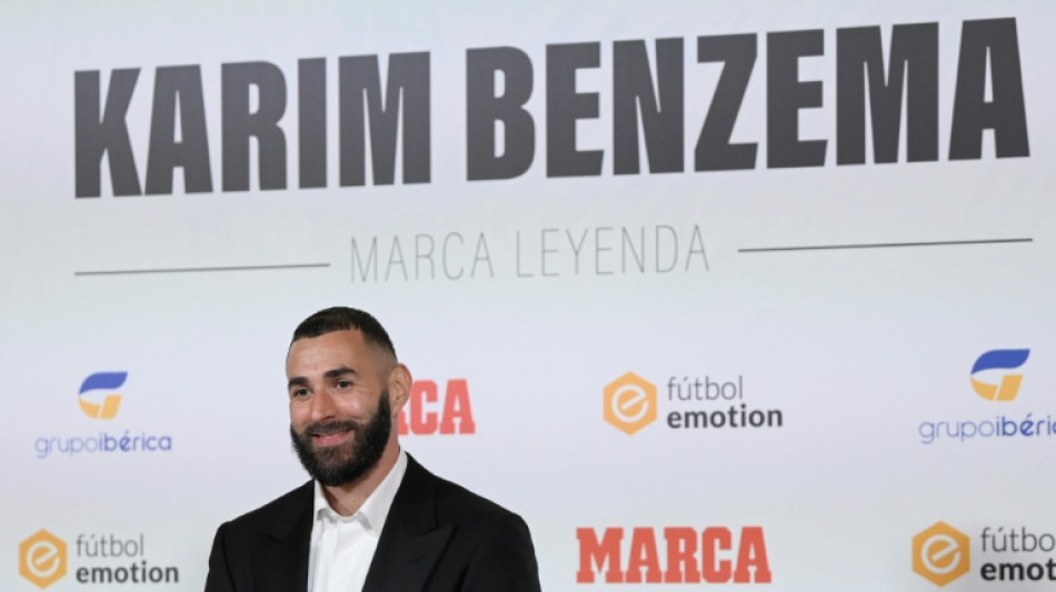'A internet n&atilde;o &eacute; a realidade', diz Benzema sobre suposta sa&iacute;da do Real Madrid
