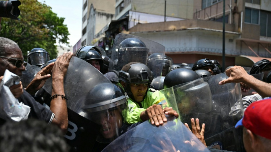Venezuela: tir de gaz lacrymog&egrave;nes contre des manifestants en route vers le palais pr&eacute;sidentiel &agrave; Caracas