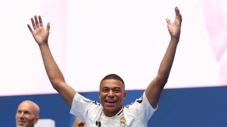 Mbapp&eacute; entrena por primera vez con el Real Madrid