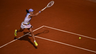 'Inspired' Swiatek outclasses Raducanu at French Open
