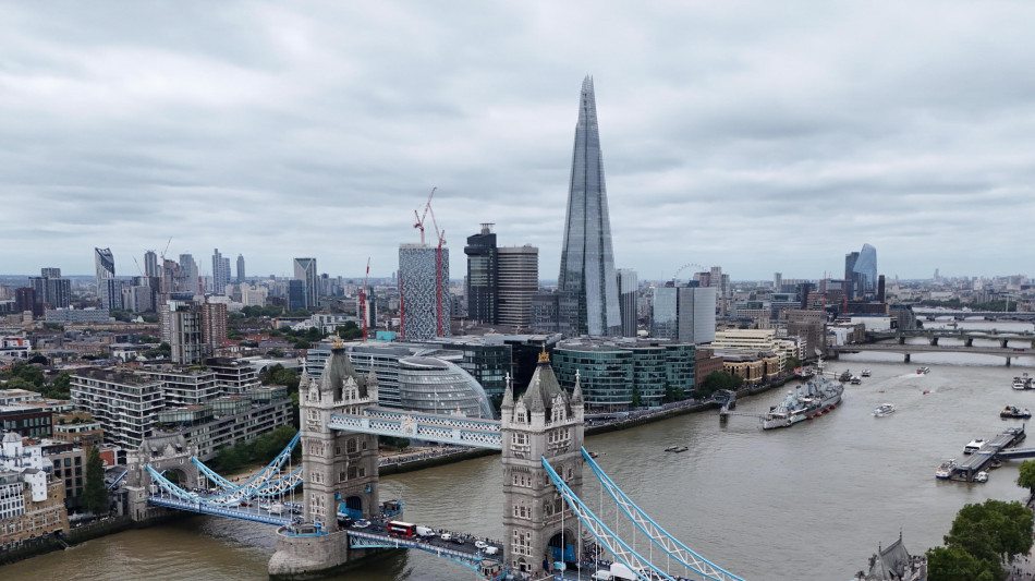 L'inflazione Gb ad aprile accelera al 3,5%, a massimi 15 mesi