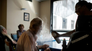 Dans un h&ocirc;pital g&eacute;riatrique de Lyon, des seniors &agrave; l'abri de la canicule