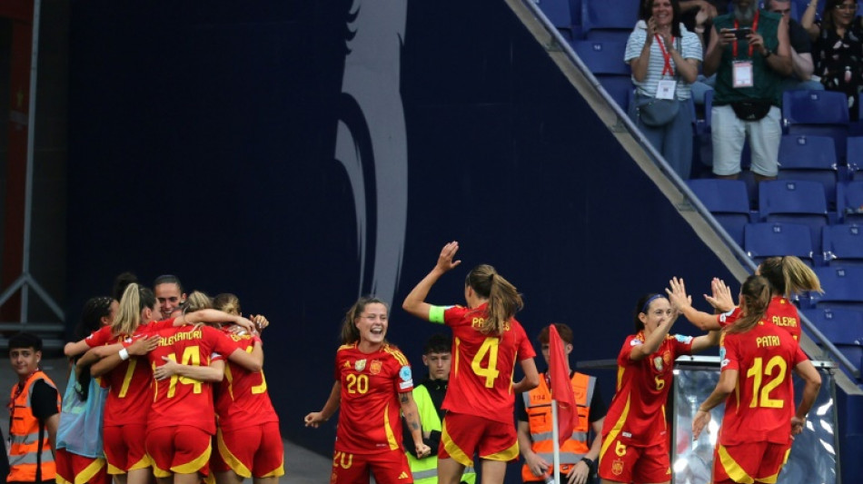 Claudia Pina remonta ante Inglaterra y envía a España a 'semis' en Liga de Naciones