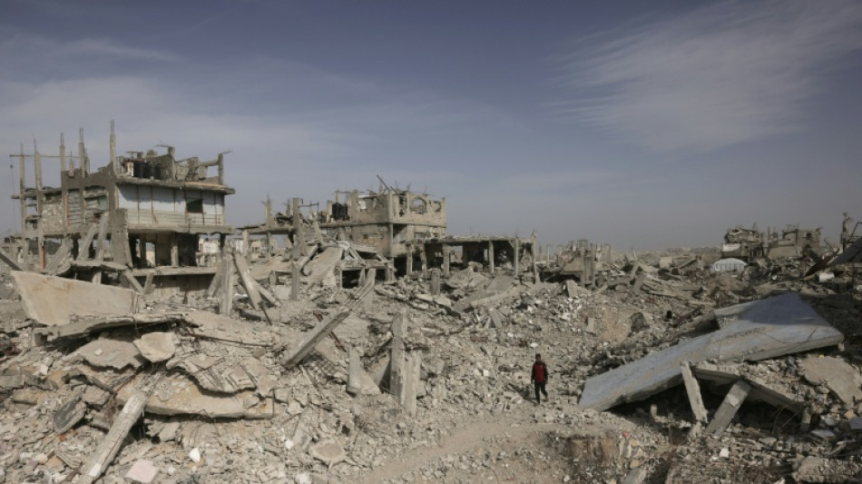 A Gaza, des Palestiniens sous les bombes du c&ocirc;t&eacute; isra&eacute;lien de la "ligne jaune"