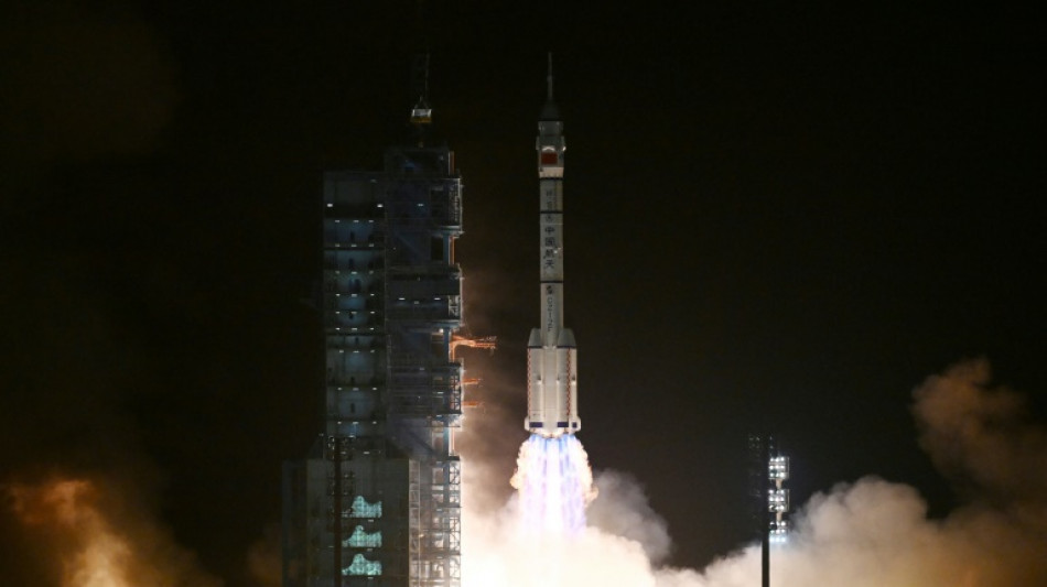 Nave espacial chinesa se acopla com sucesso &agrave; esta&ccedil;&atilde;o Tiangong