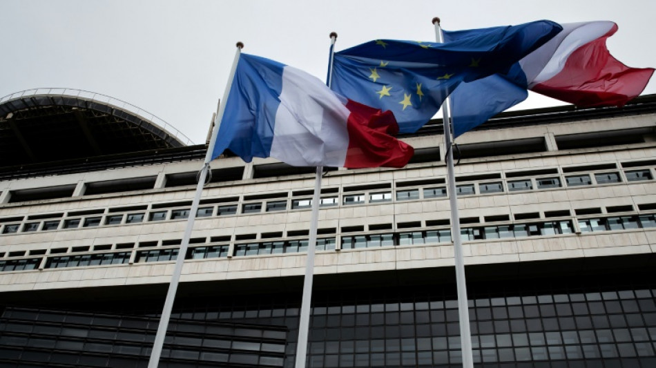 Dette: la France emprunte d&eacute;sormais au m&ecirc;me taux que l'Italie