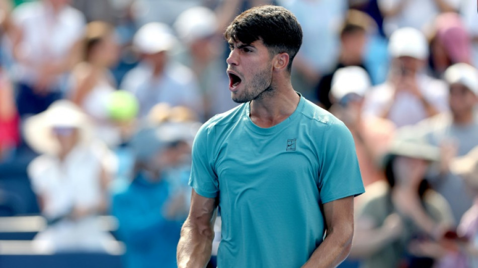 Alcaraz battles as Shelton, Zverev race into Cincinnati third round