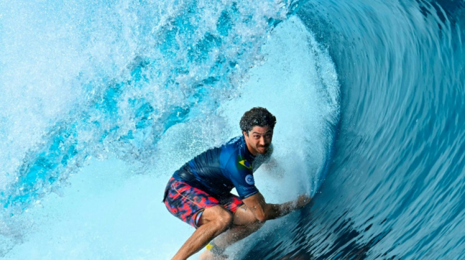 Yago Dora, o campe&atilde;o mundial de surfe que domina as ondas inspirado em Ronaldo