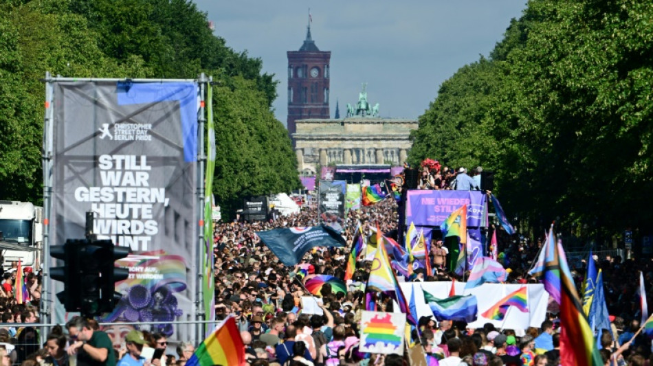 "Nie wieder still": Hunderttausende bei CSD-Demonstration in Berlin