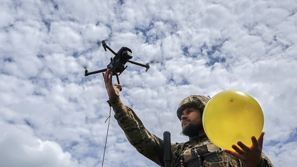 Kiev, 'distrutti in Russia 40 bombardieri strategici'