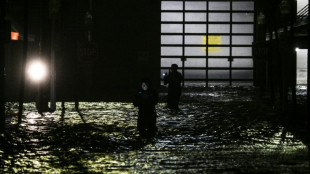 El "extremadamente peligroso" hurac&aacute;n Milton toca tierra y azota la costa de Florida